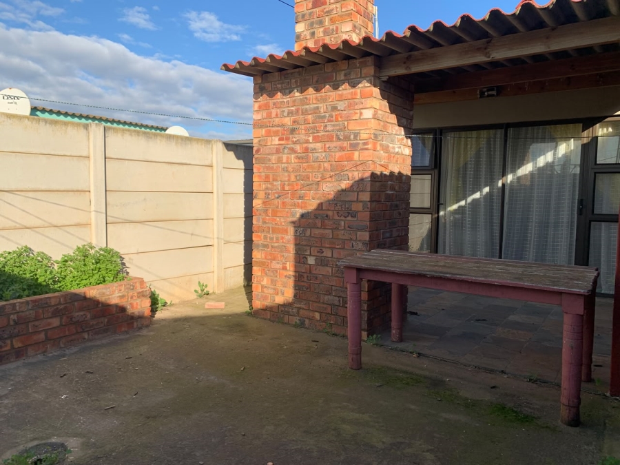 3 Bedroom Property for Sale in Pellsrus Eastern Cape
